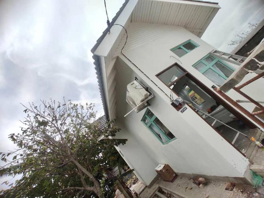 Sea Kecil Tiny House Near Jetty Of Kuala Besut Vila Kampong Nail Exterior foto